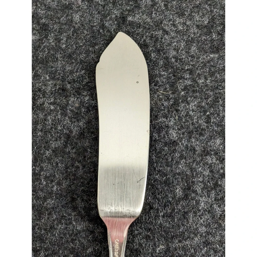 Oneida Community Fredericksburg Silverplate Master Butter Knife Floral Vintage